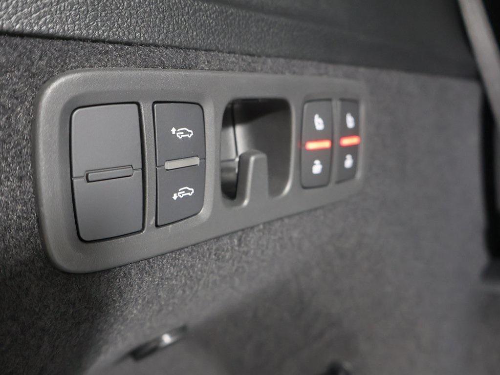 new 2026 Audi Q7 car, priced at $79,155