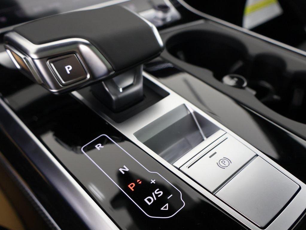 new 2025 Audi Q7 car, priced at $76,480