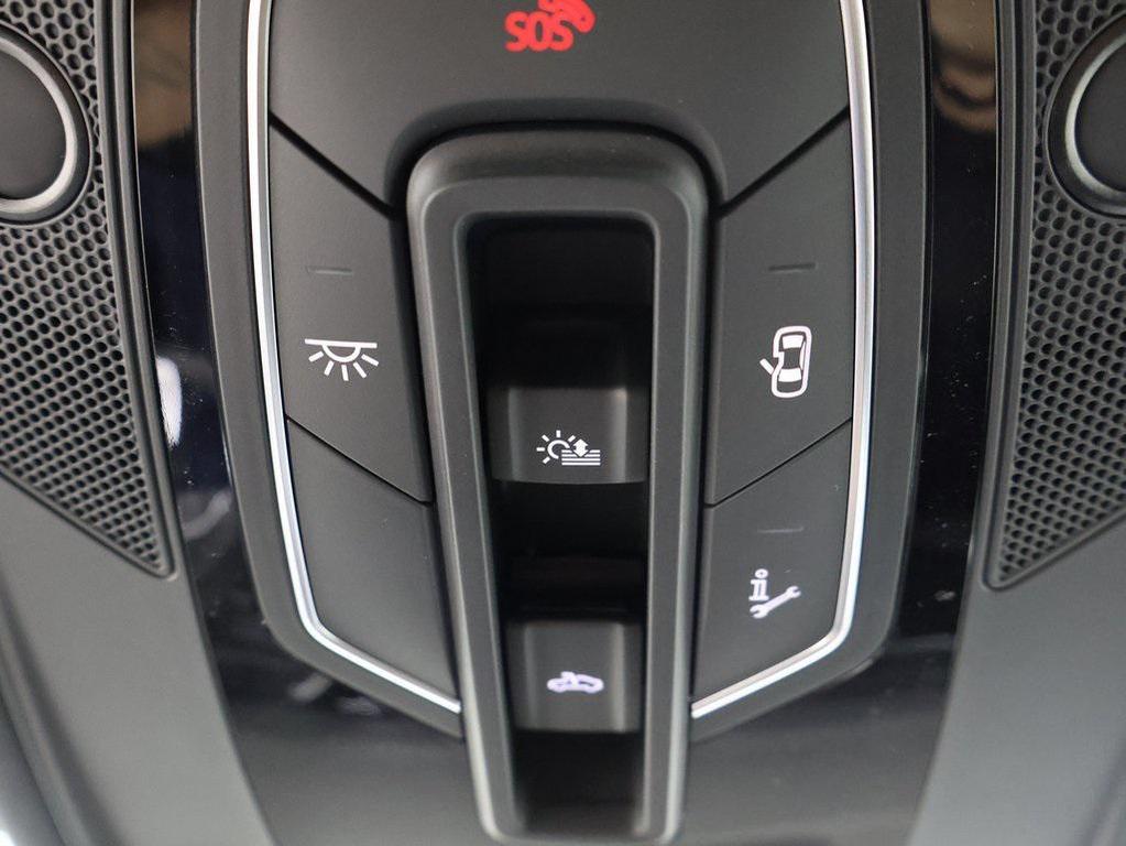 new 2025 Audi Q7 car, priced at $76,480