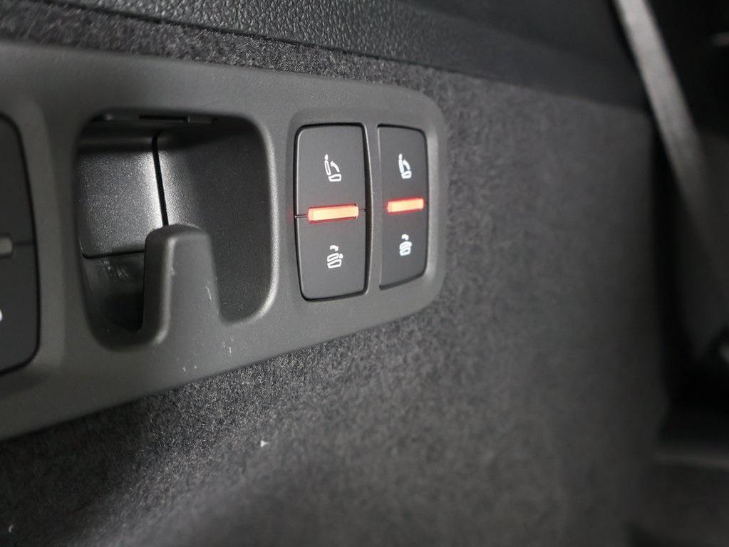 new 2026 Audi Q7 car, priced at $79,155