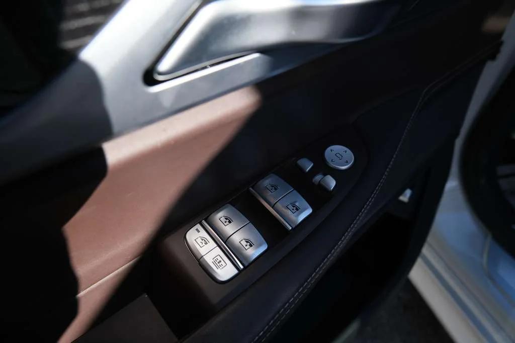 used 2018 BMW 750 car, priced at $23,571