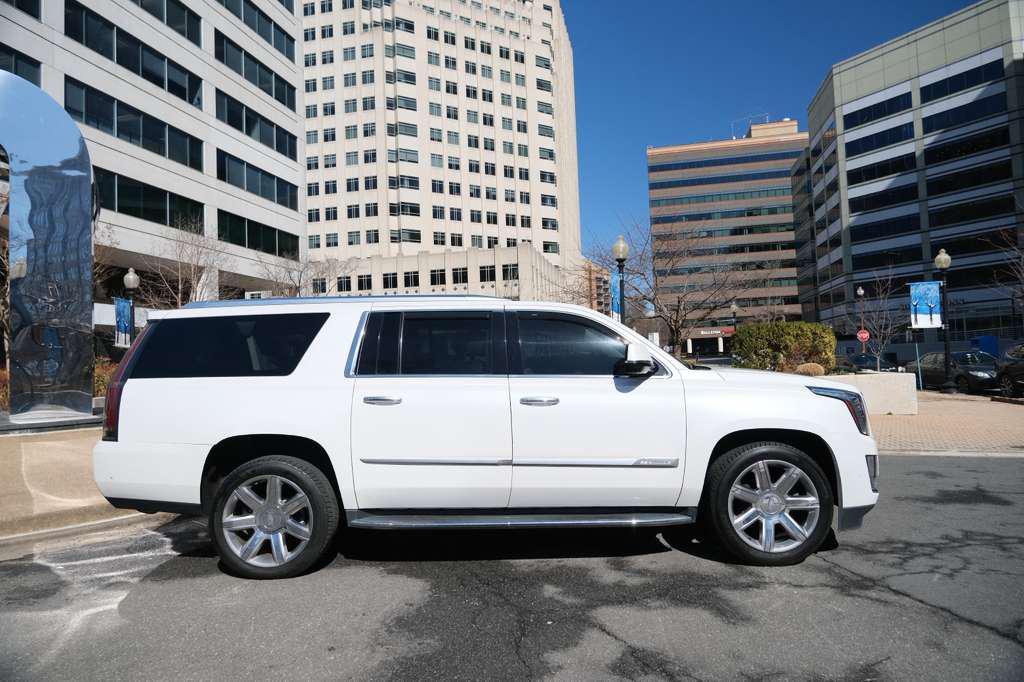 used 2020 Cadillac Escalade ESV car, priced at $31,765