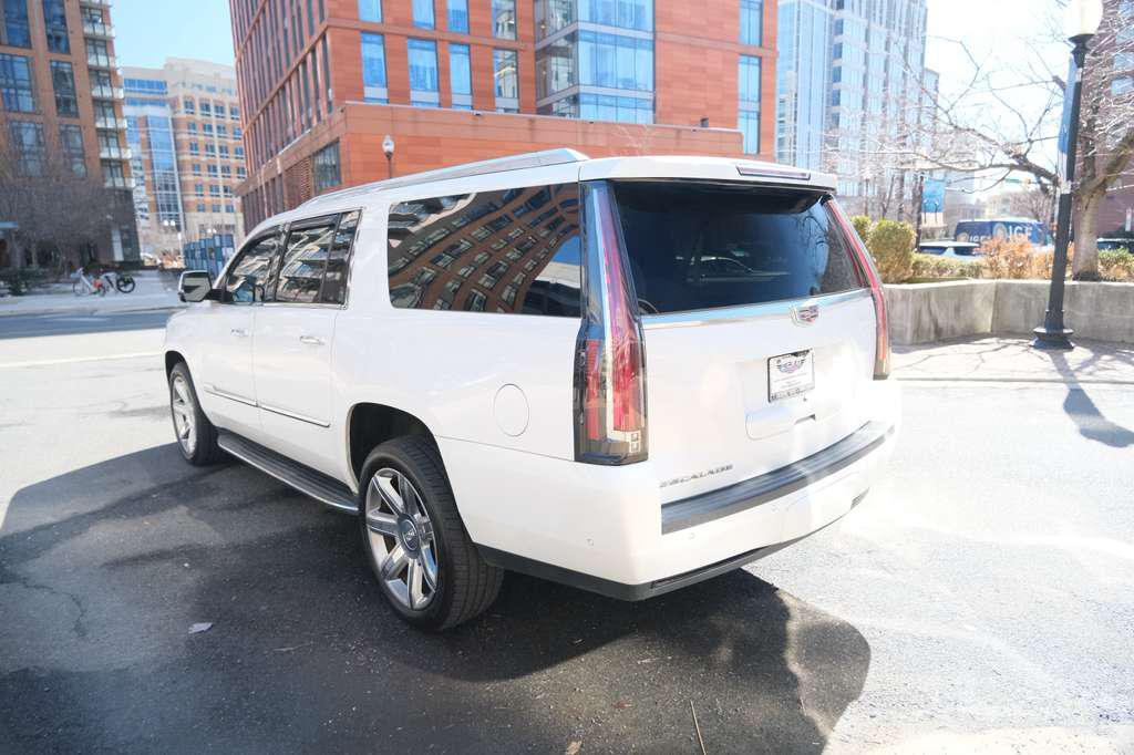 used 2020 Cadillac Escalade ESV car, priced at $31,765