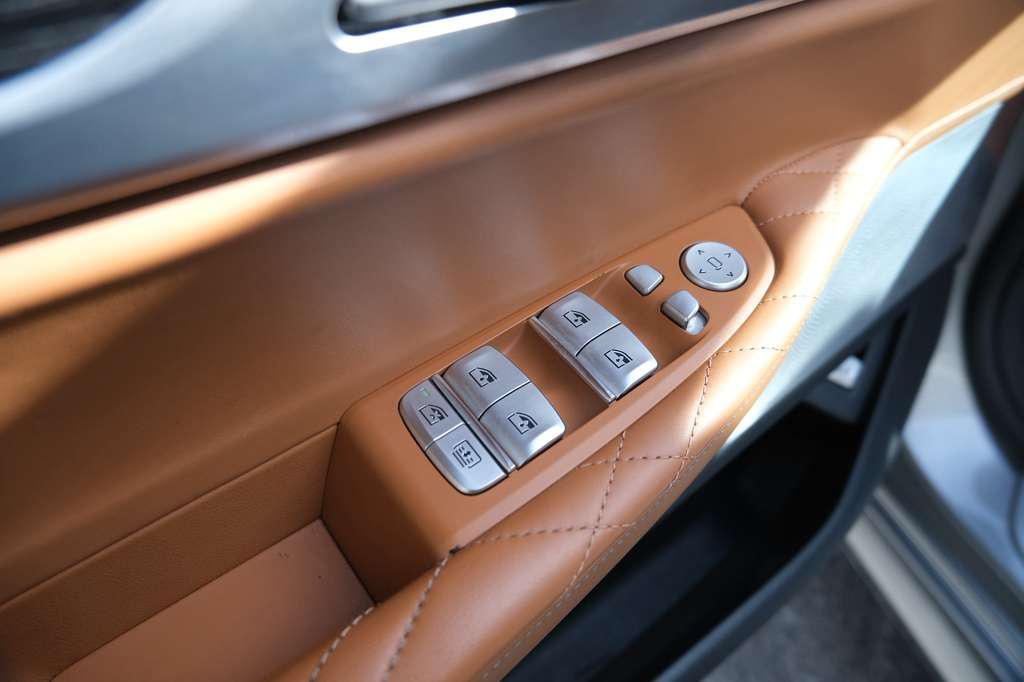 used 2020 BMW 750 car, priced at $34,571