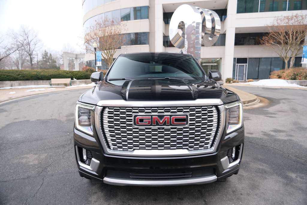 used 2021 GMC Yukon XL car, priced at $35,966