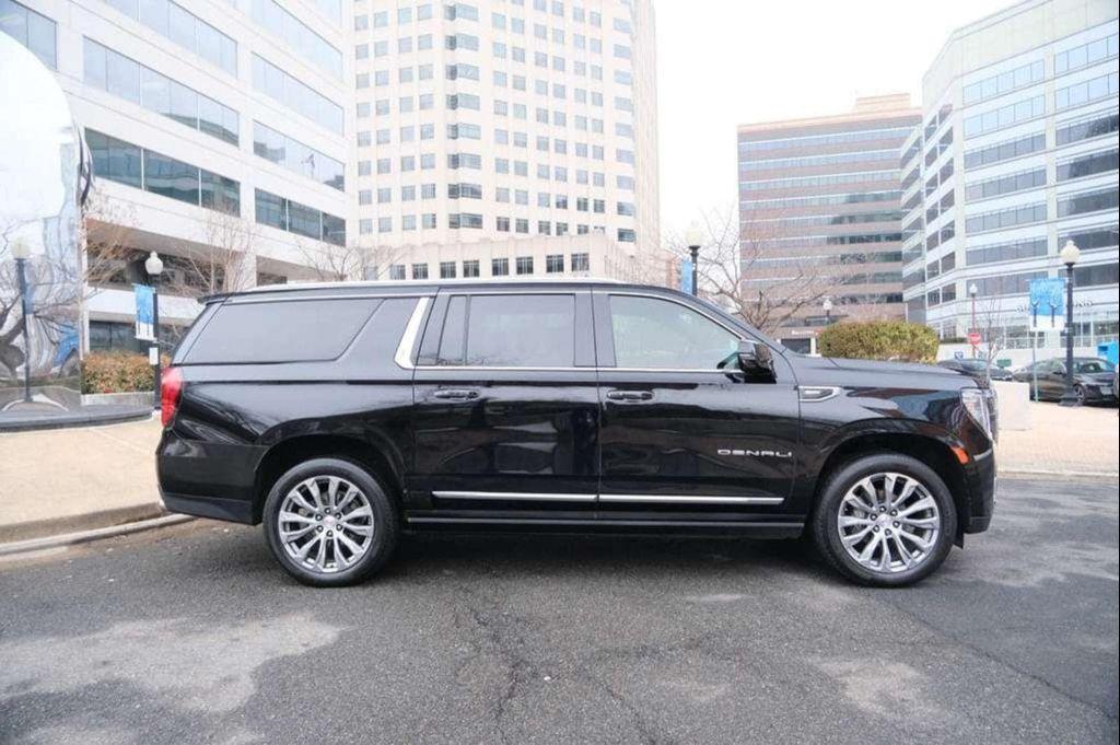 used 2021 GMC Yukon XL car, priced at $35,966