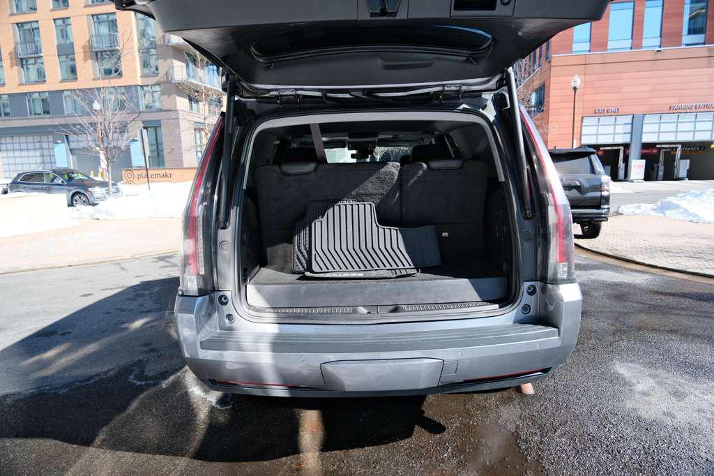 used 2020 Cadillac Escalade car, priced at $30,966