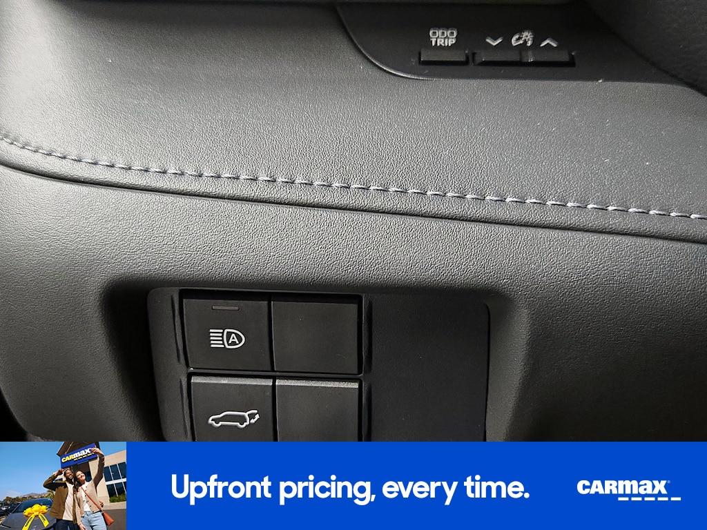 used 2021 Toyota Highlander car, priced at $33,998