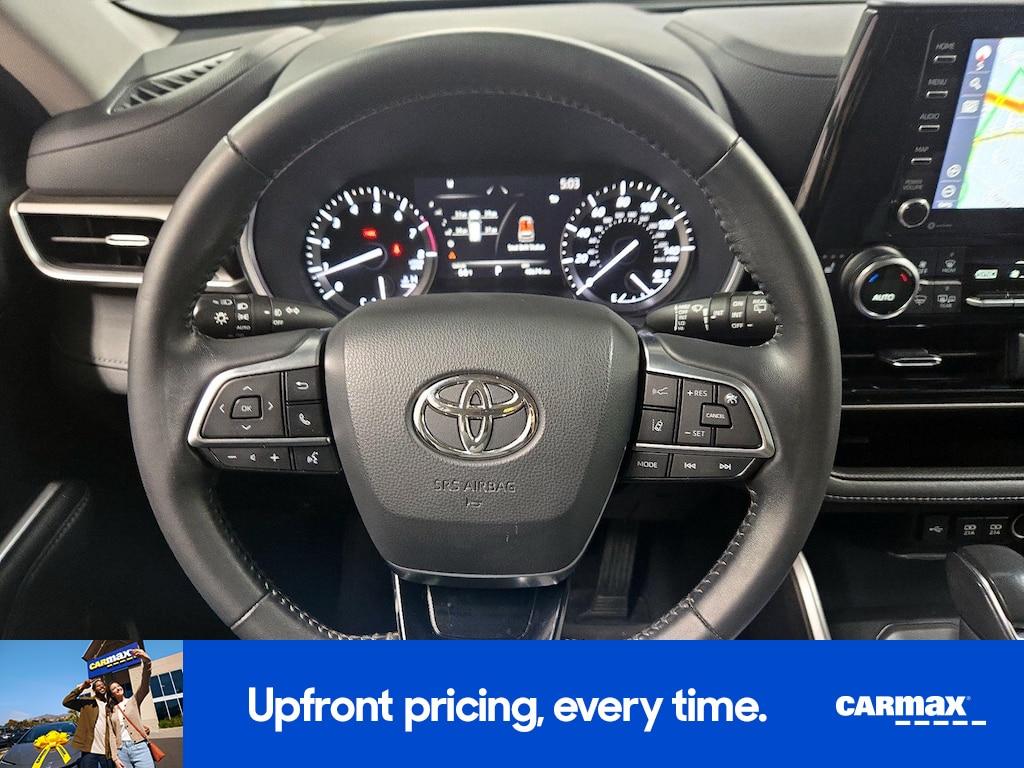 used 2021 Toyota Highlander car, priced at $33,998