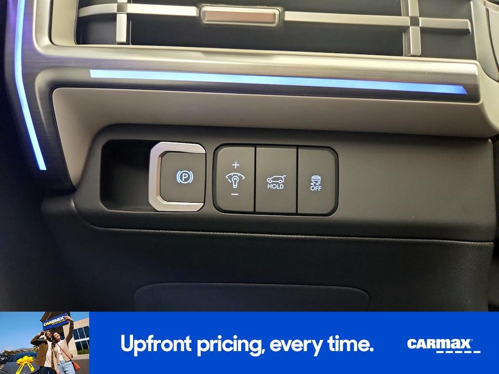 used 2024 Hyundai Santa Fe car, priced at $34,998