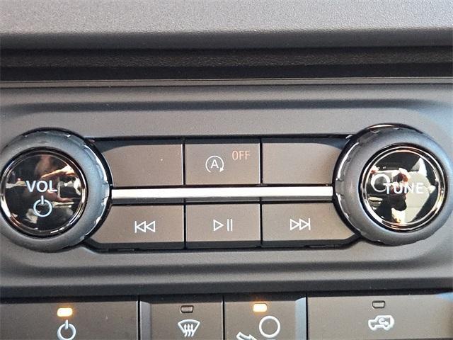 new 2025 Ford Bronco car, priced at $39,034