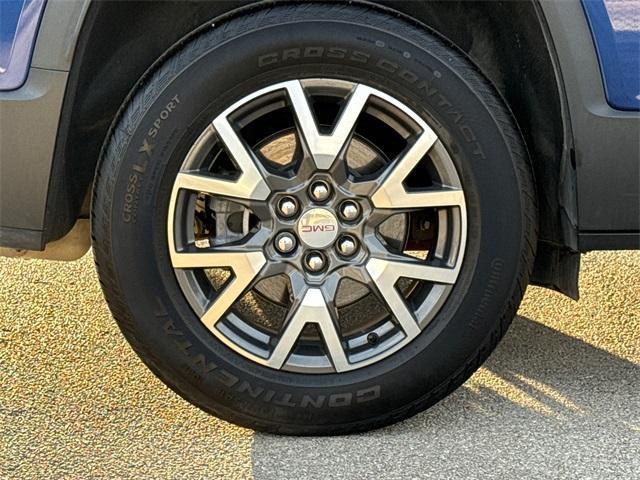 used 2023 GMC Acadia car, priced at $26,900