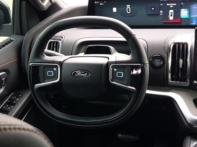 new 2025 Ford Expedition car, priced at $82,000
