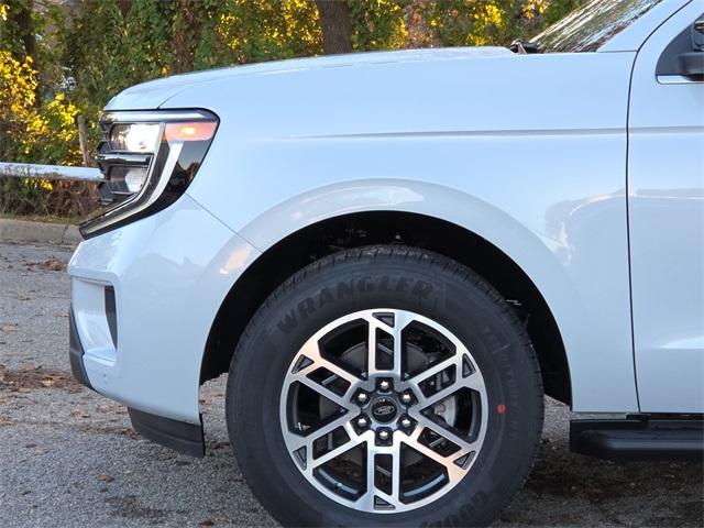 new 2025 Ford Expedition Max car, priced at $71,442