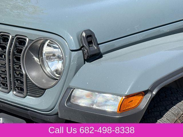 used 2025 Jeep Gladiator car, priced at $37,420