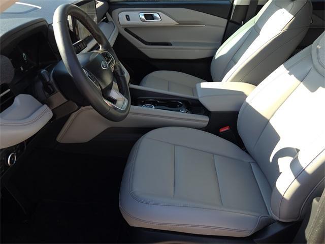 new 2025 Ford Explorer car, priced at $39,432