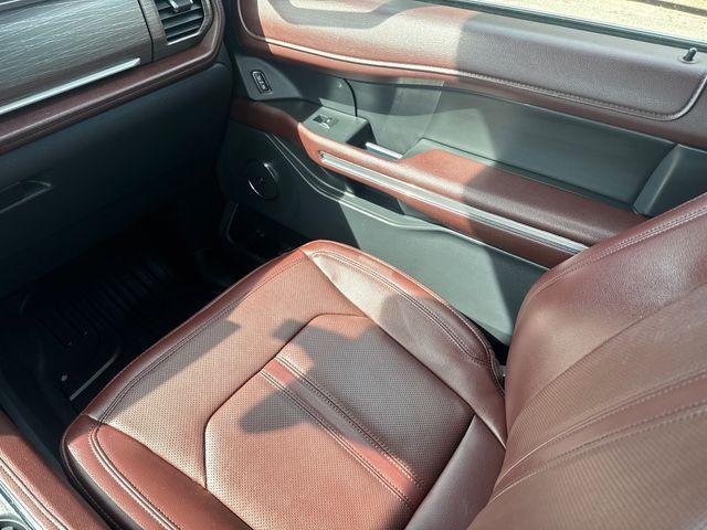 used 2024 Ford Expedition car, priced at $43,420