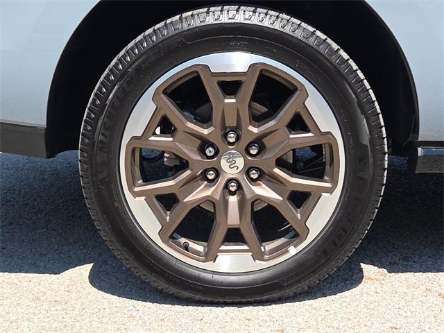 new 2025 Ford Expedition car, priced at $80,960