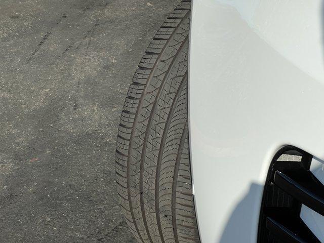 new 2024 Land Rover Discovery car, priced at $75,890