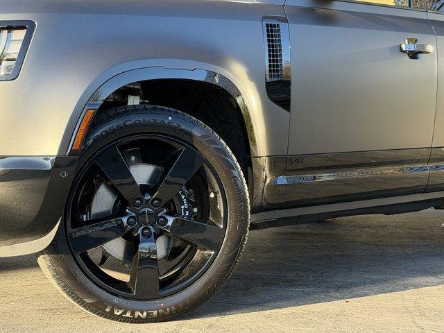 new 2026 Land Rover Defender car