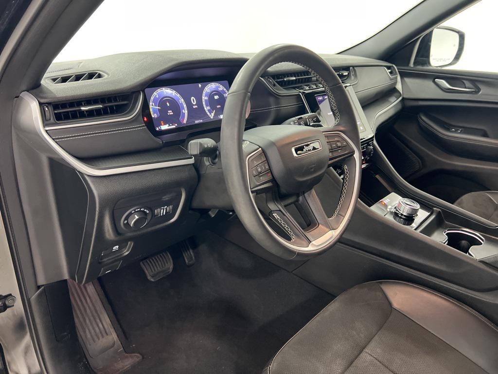 used 2025 Jeep Grand Cherokee car, priced at $36,480