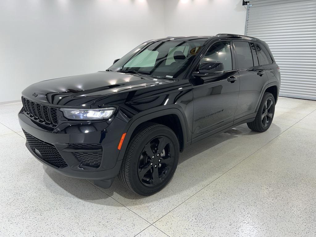 used 2025 Jeep Grand Cherokee car, priced at $36,480