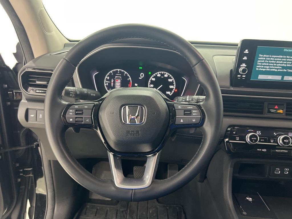 used 2025 Honda Pilot car, priced at $40,480