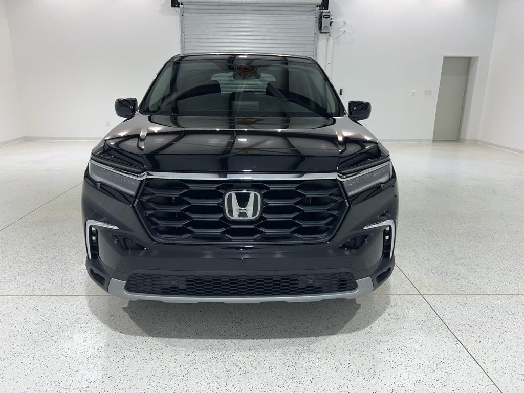 used 2025 Honda Pilot car, priced at $40,480