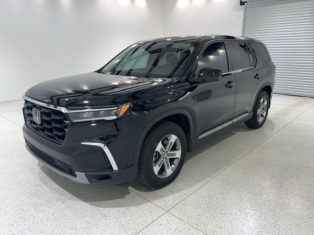 used 2025 Honda Pilot car, priced at $39,378