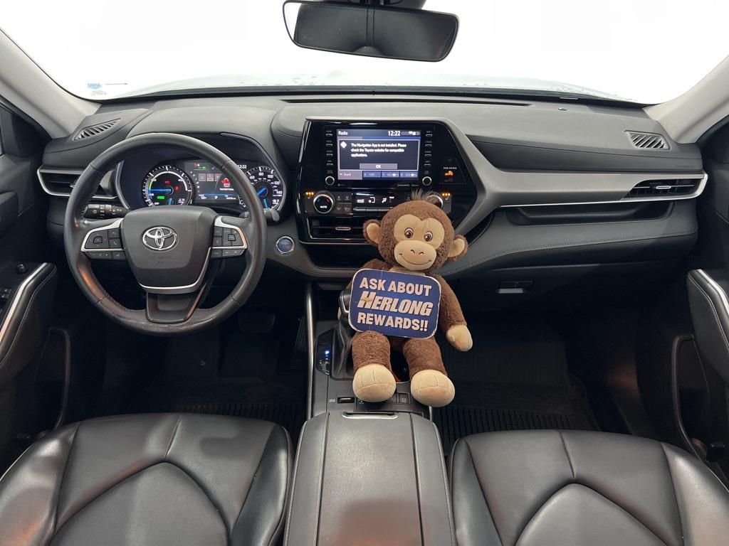 used 2022 Toyota Highlander Hybrid car, priced at $33,880