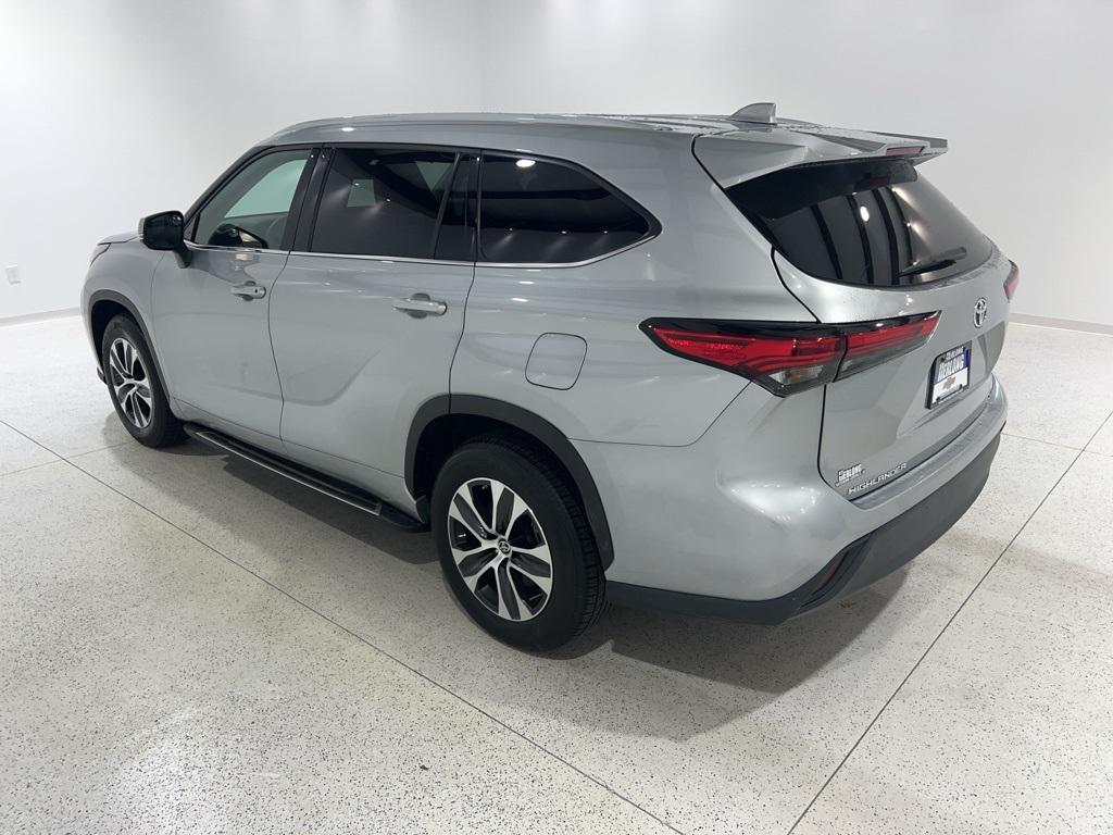 used 2022 Toyota Highlander Hybrid car, priced at $33,880