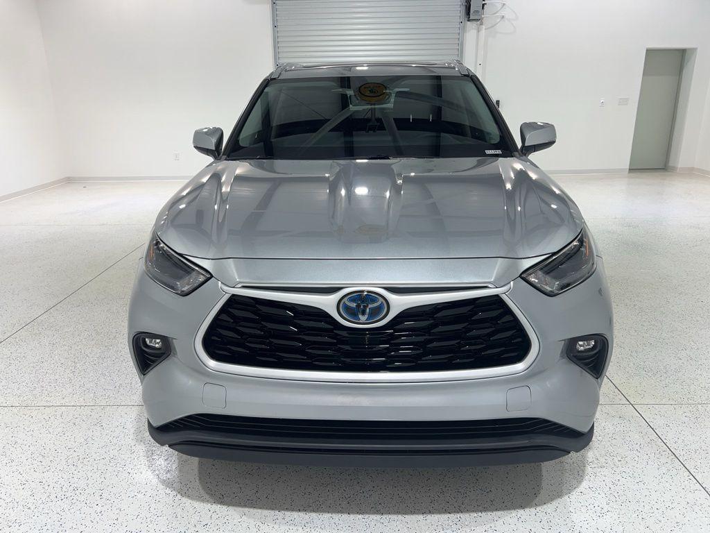 used 2022 Toyota Highlander Hybrid car, priced at $33,880