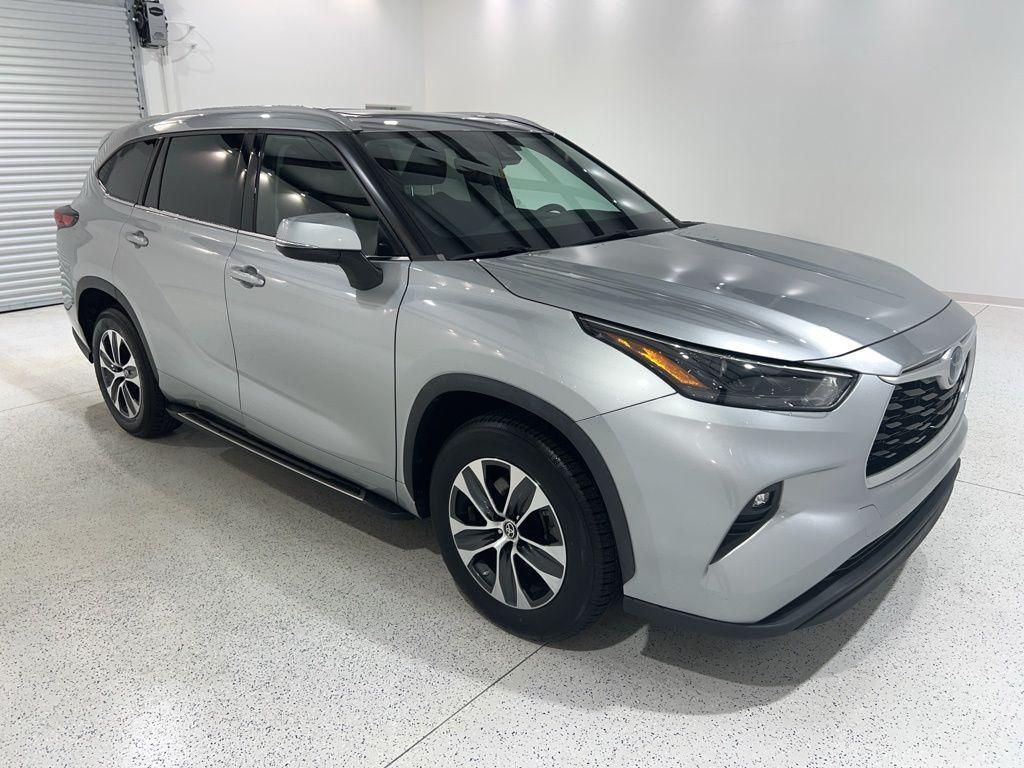 used 2022 Toyota Highlander Hybrid car, priced at $33,880