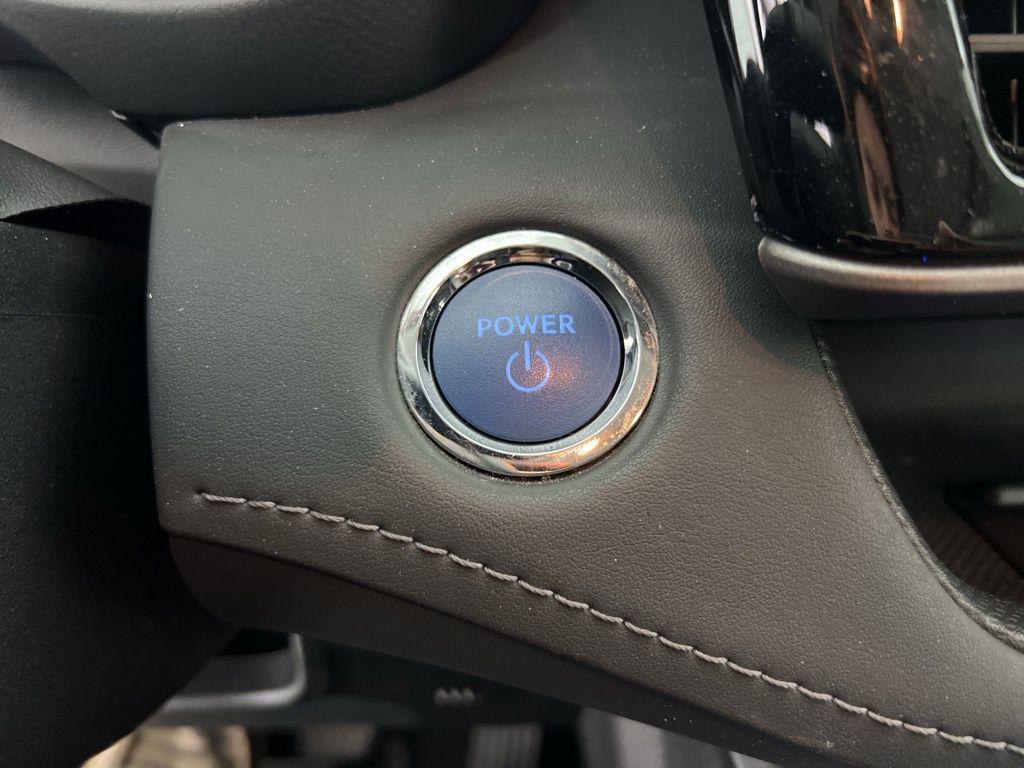 used 2022 Toyota Highlander Hybrid car, priced at $33,880