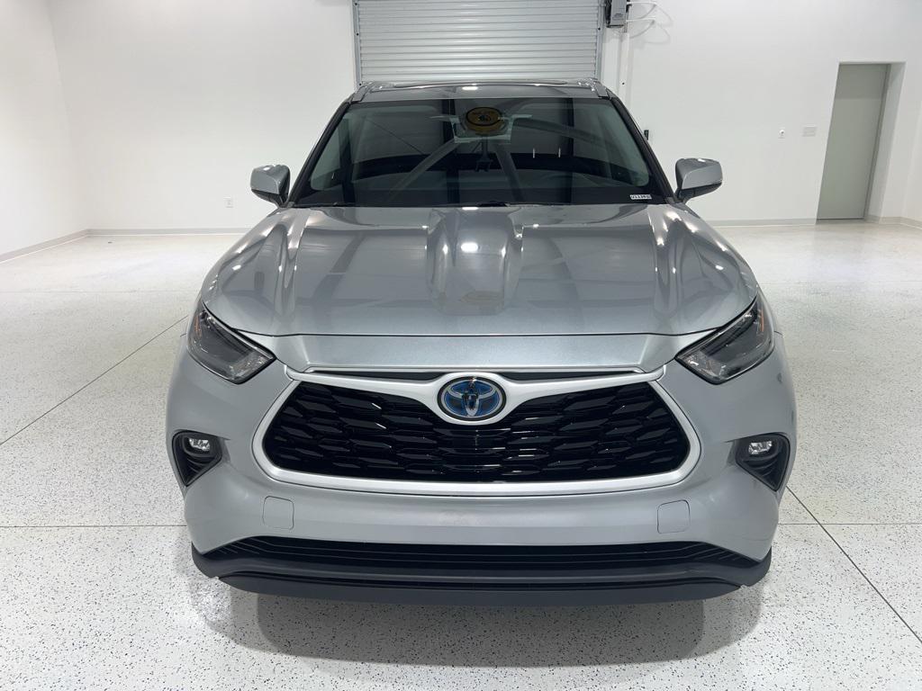 used 2022 Toyota Highlander Hybrid car, priced at $33,880