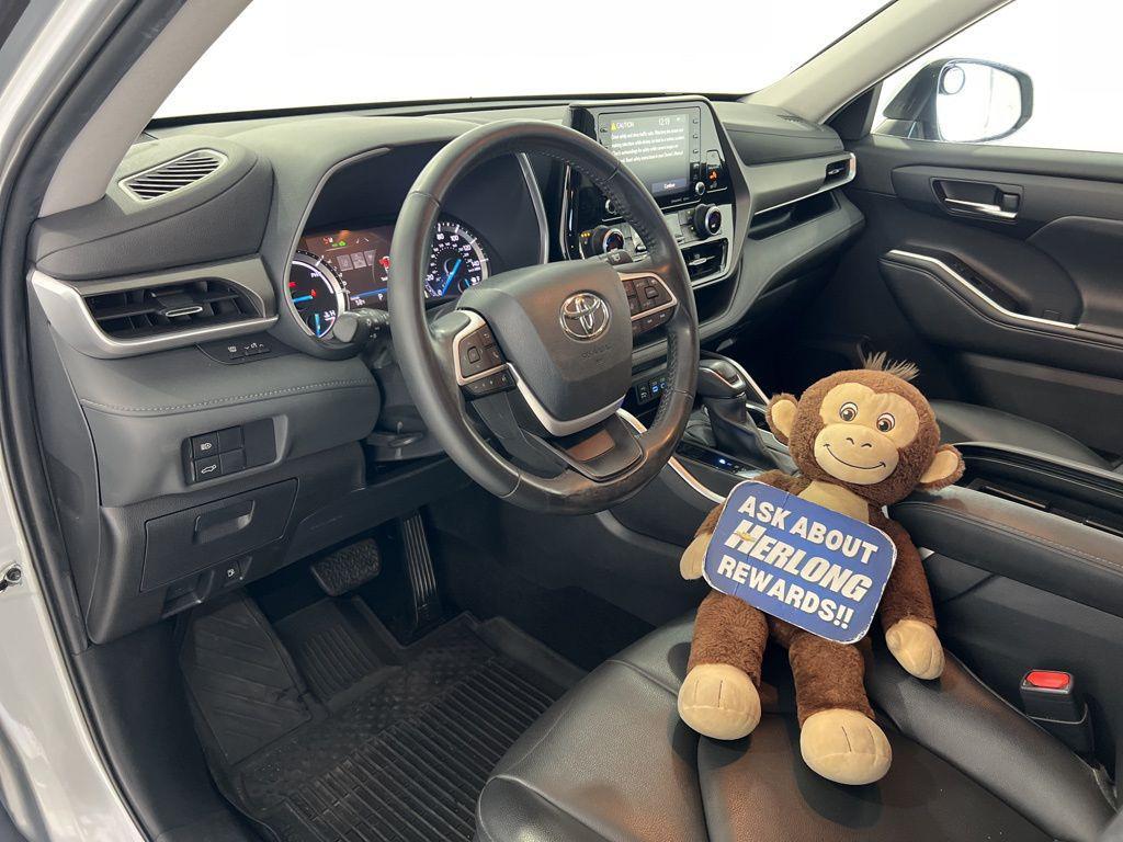 used 2022 Toyota Highlander Hybrid car, priced at $33,880
