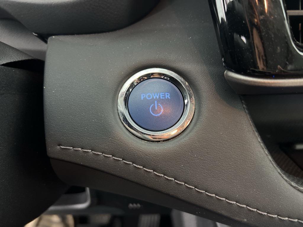 used 2022 Toyota Highlander Hybrid car, priced at $33,880