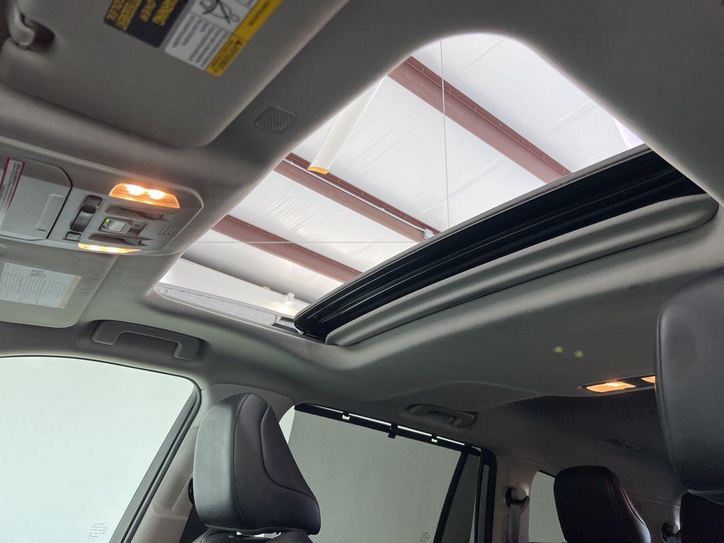 used 2022 Toyota Highlander Hybrid car, priced at $33,880