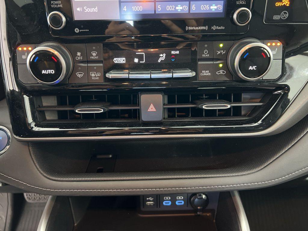 used 2022 Toyota Highlander Hybrid car, priced at $33,880