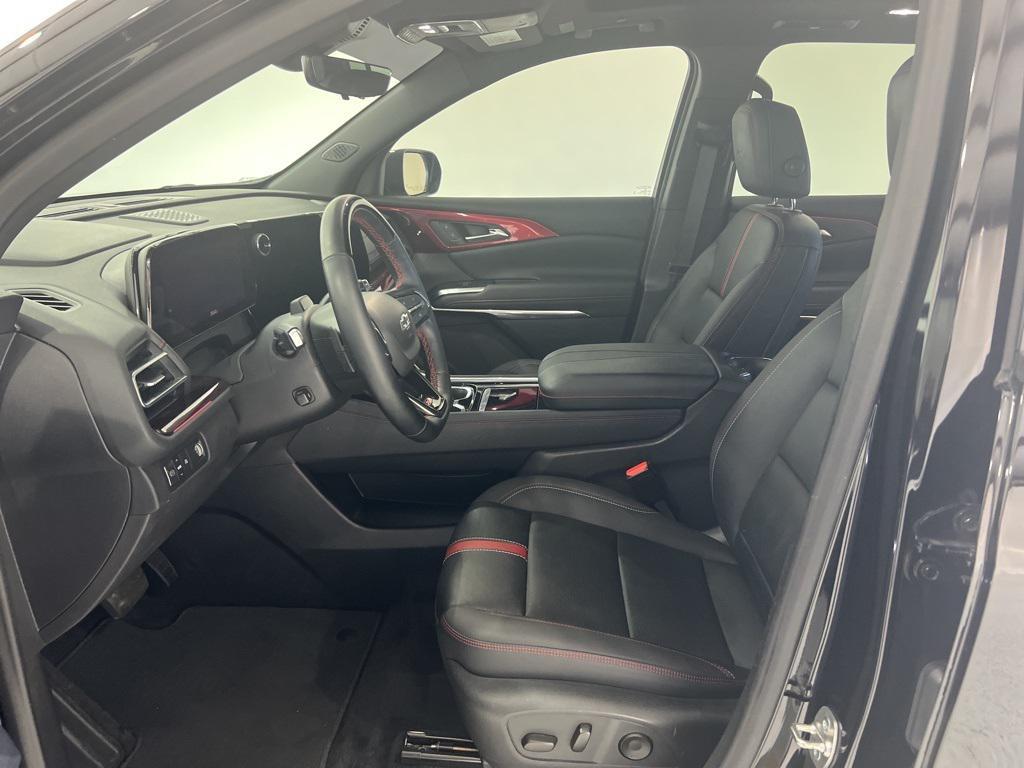 used 2024 Chevrolet Traverse car, priced at $45,780