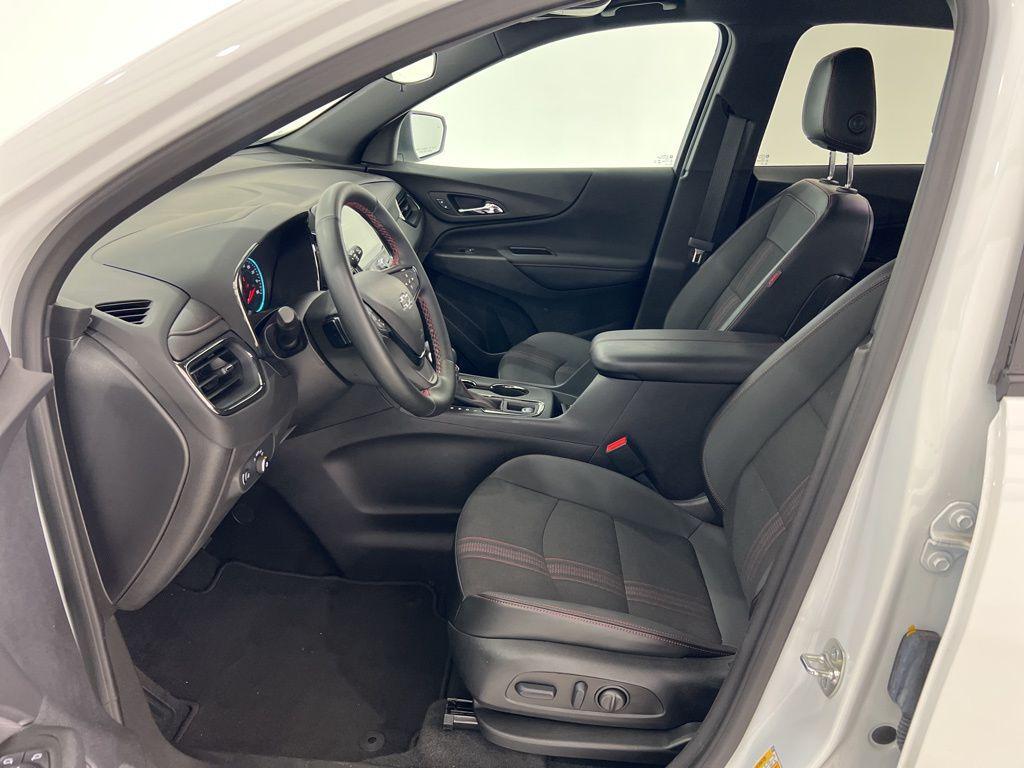 used 2024 Chevrolet Equinox car, priced at $26,998