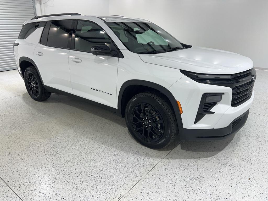 used 2025 Chevrolet Traverse car, priced at $40,880