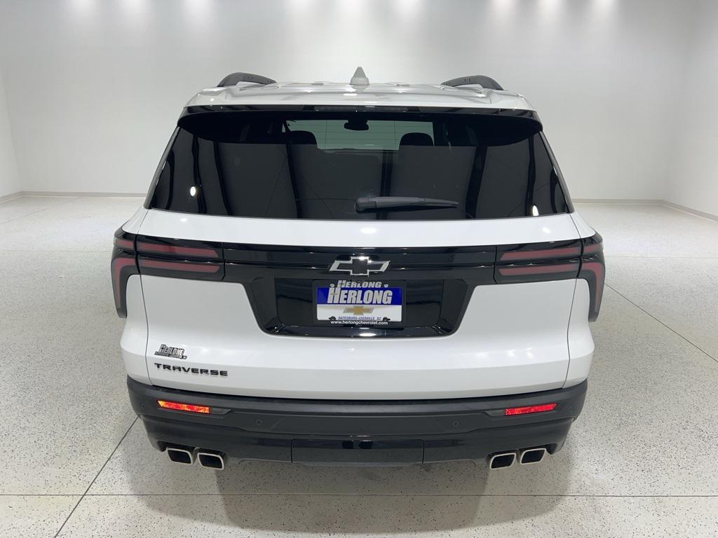 used 2025 Chevrolet Traverse car, priced at $40,880