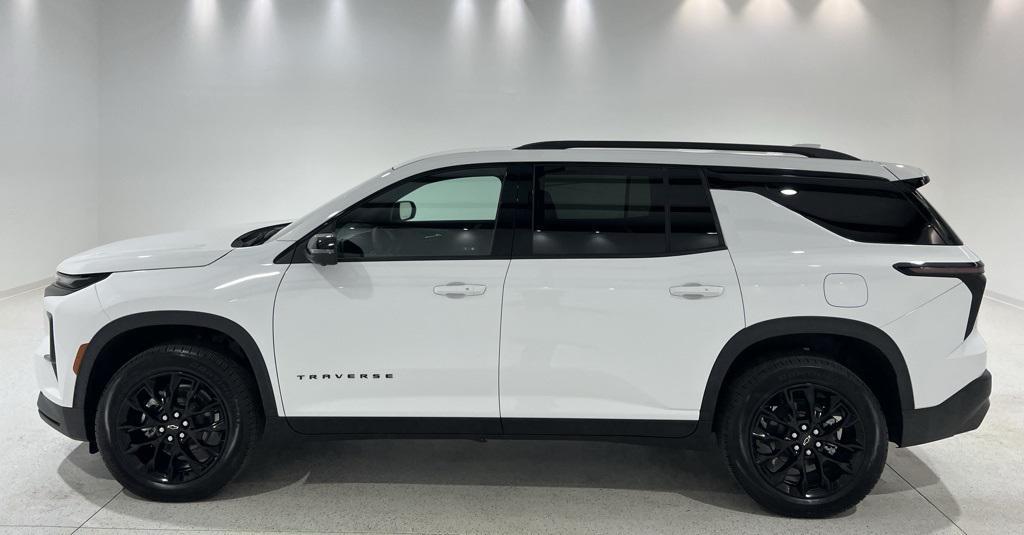 used 2025 Chevrolet Traverse car, priced at $40,880