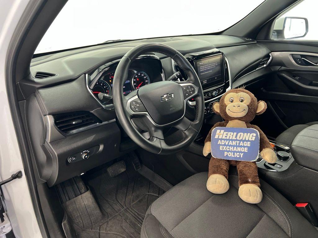 used 2023 Chevrolet Traverse car, priced at $31,880
