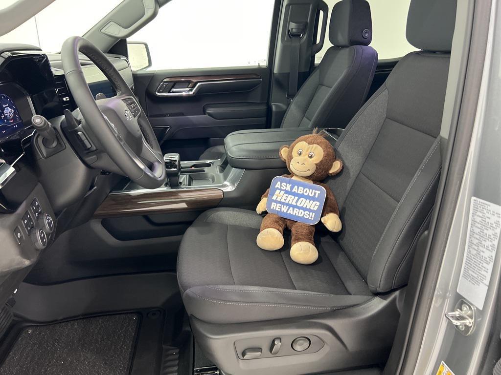 new 2024 Chevrolet Silverado 1500 car, priced at $55,880