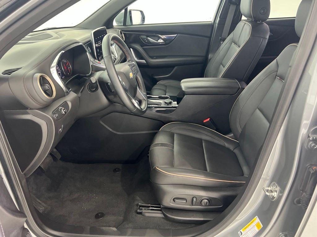 used 2024 Chevrolet Blazer car, priced at $35,998