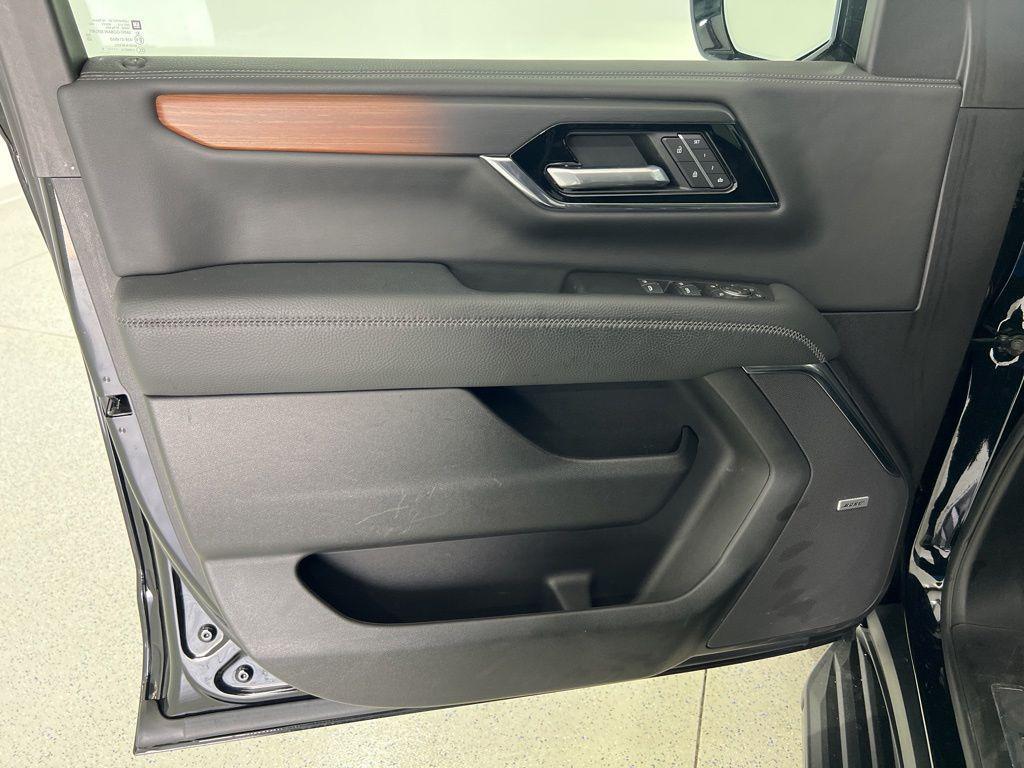 used 2025 GMC Yukon car, priced at $71,880