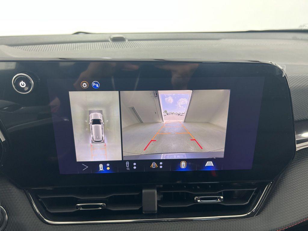 new 2026 Chevrolet Equinox car, priced at $35,690