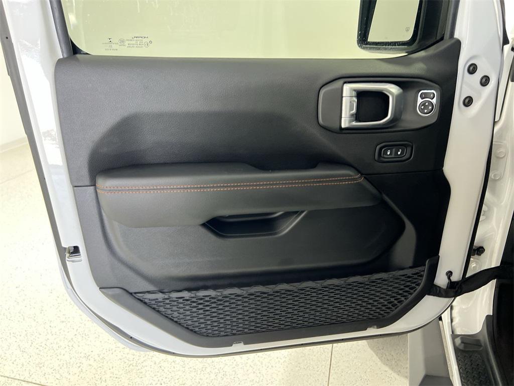 used 2022 Jeep Gladiator car, priced at $39,880